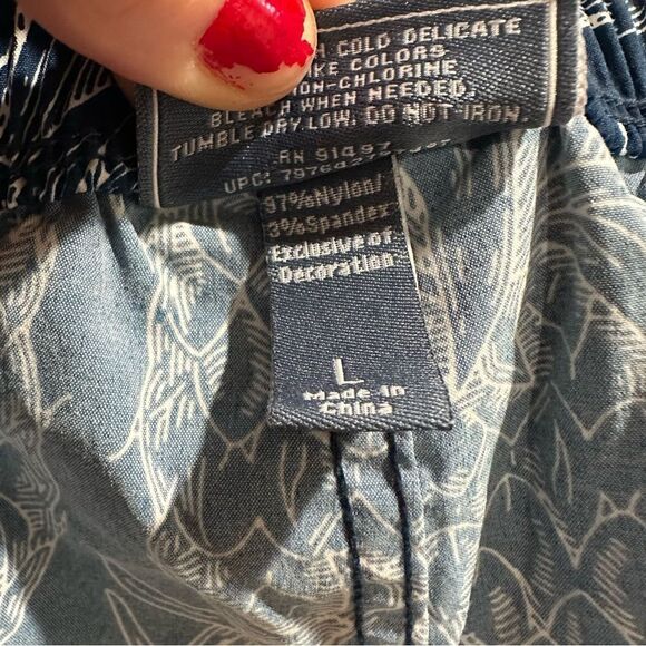 Lauren James Blue Pineapple Print Shorts Size Large - Picture 9 of 10